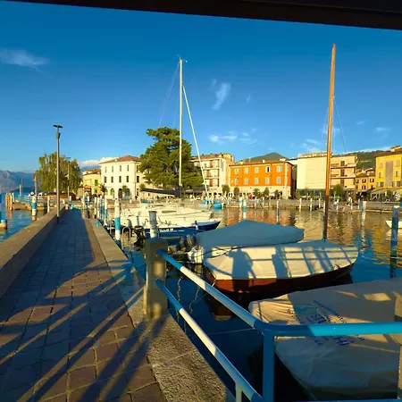 Iseo Lake 3-Bedroom Just 40 Meters From The Lake And 12 Meters From Piazza Garibaldi