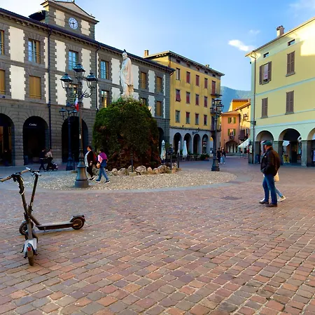 Iseo Lake 3-Bedroom Just 40 Meters From The Lake And 12 Meters From Piazza Garibaldi Апартаменты *