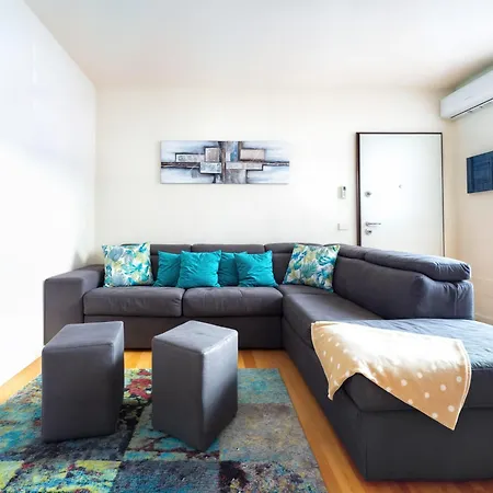 Iseo Lake 3-Bedroom Just 40 Meters From The Lake And 12 Meters From Piazza Garibaldi * Исео