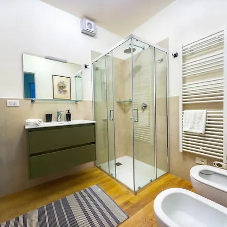 Iseo Lake 3-Bedroom Just 40 Meters From The Lake And 12 Meters From Piazza Garibaldi
