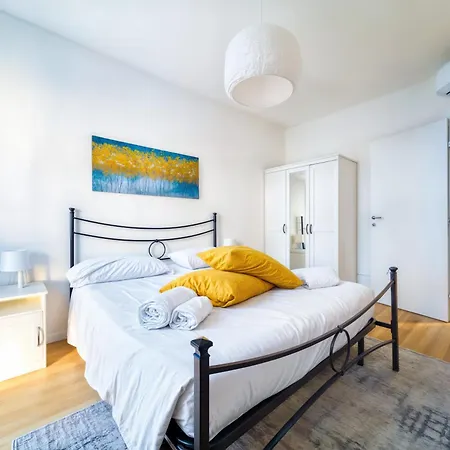 Apartment - - Free Wi-fi *